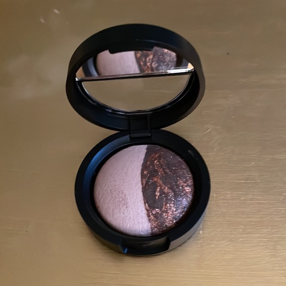 Laura Geller Other - Laura Geller Baked Eye Shadow Duo